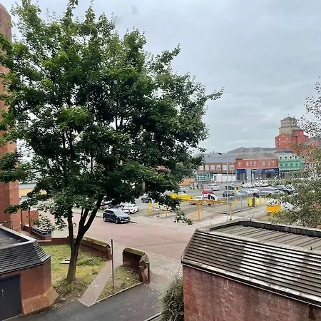Stylish City-Centre 1-Bed Flat Wolverhampton Exterior photo