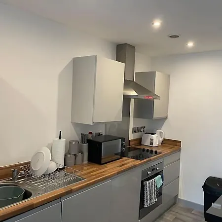 Stylish City-Centre 1-Bed Flat Wolverhampton Exterior photo