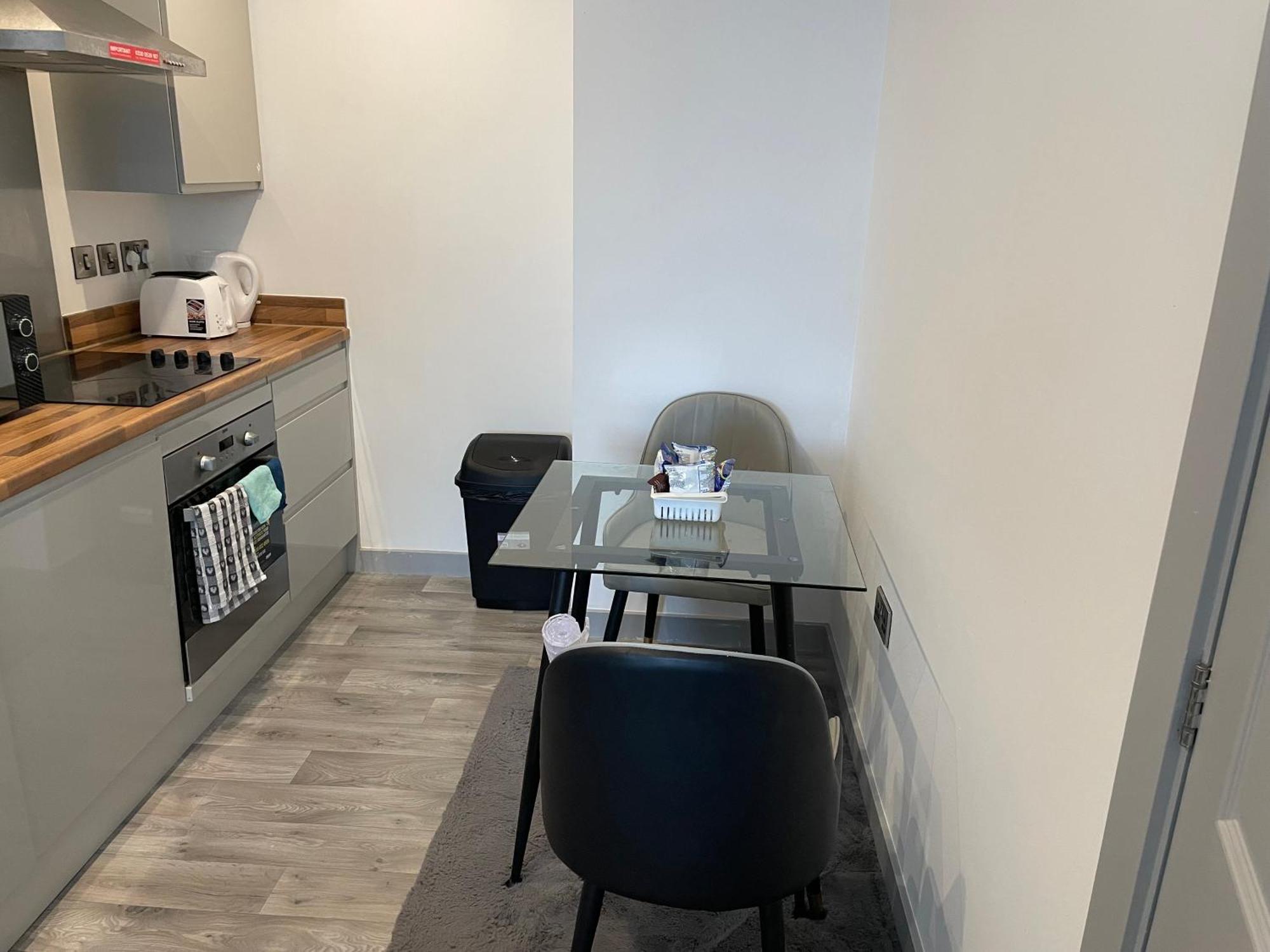 Stylish City-centre 1-bed Flat Apartment *