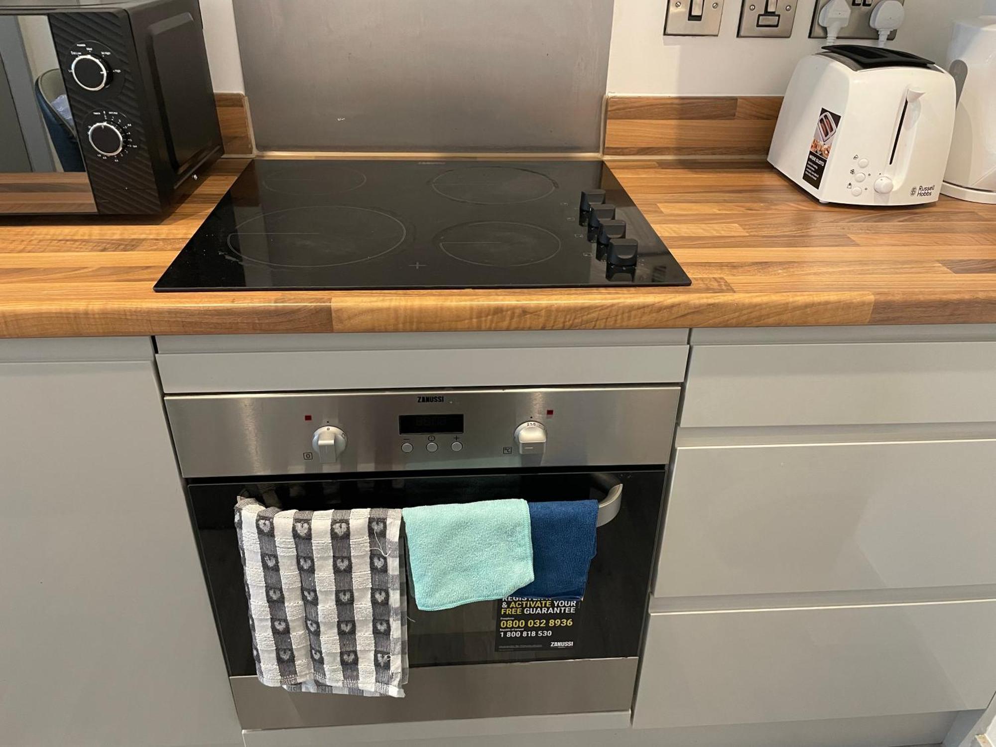 Stylish City-centre 1-bed Flat Apartment *